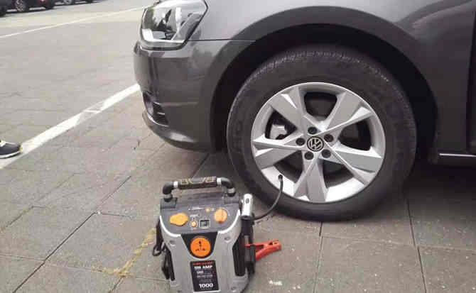 西乡汽车搭电案例