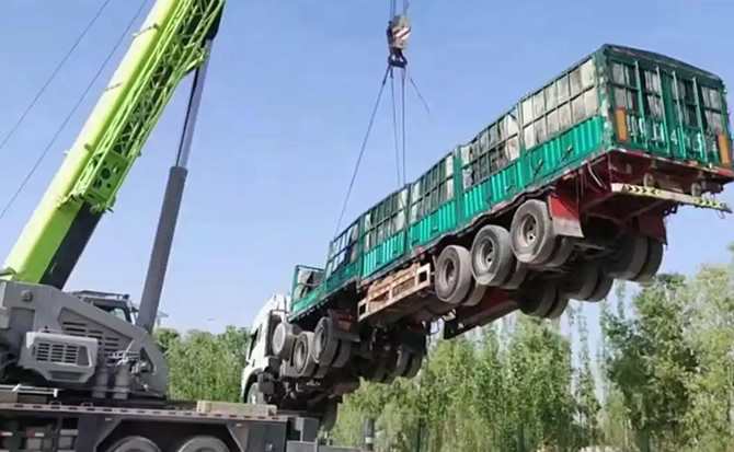 西乡道路脱困救援案例