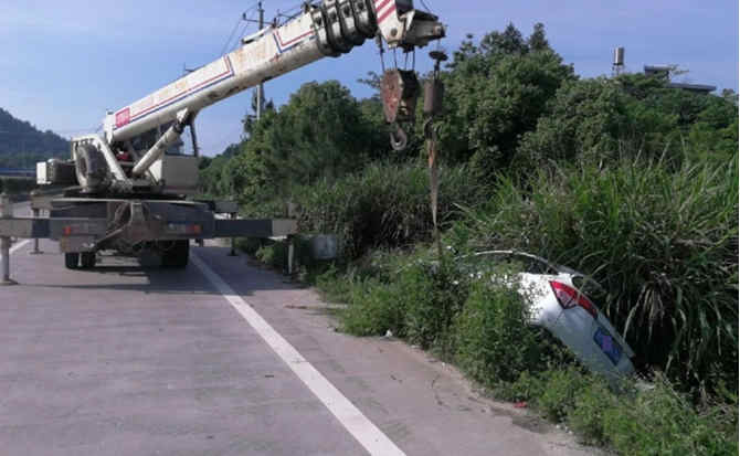 西乡重载吊车救援 西乡重载吊车救援